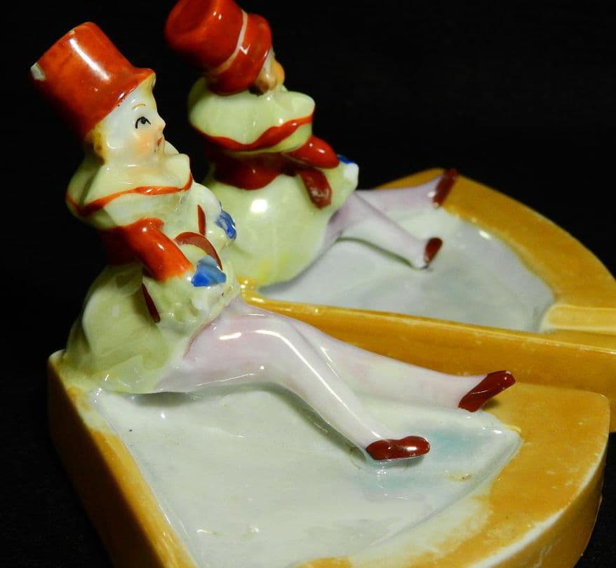 アール デコレディ 楽器を奏でる女性のアッシュトレイ 2個セット No.626