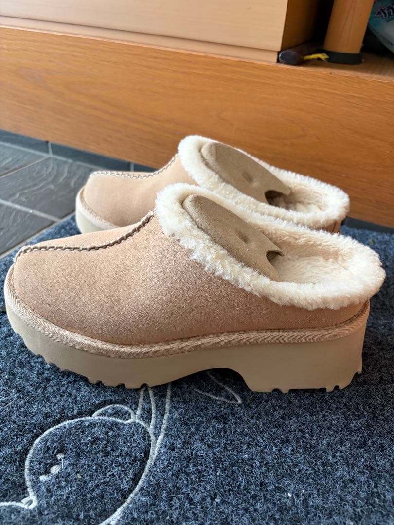 28日まで価格！美品！UGG New Heights Cozy Clog