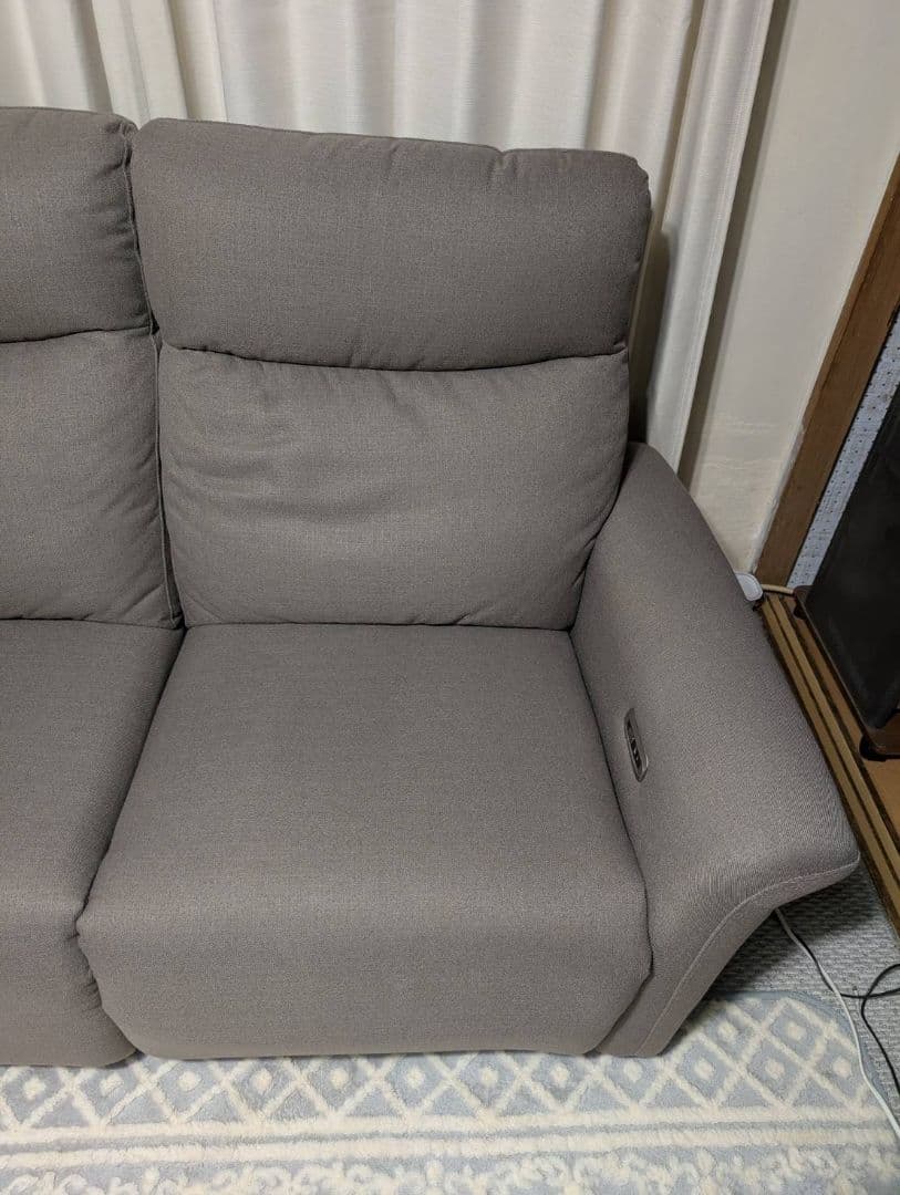 ヤマダオリジナル 電動リクライニングソファ　2人掛け ファブリックモカ色