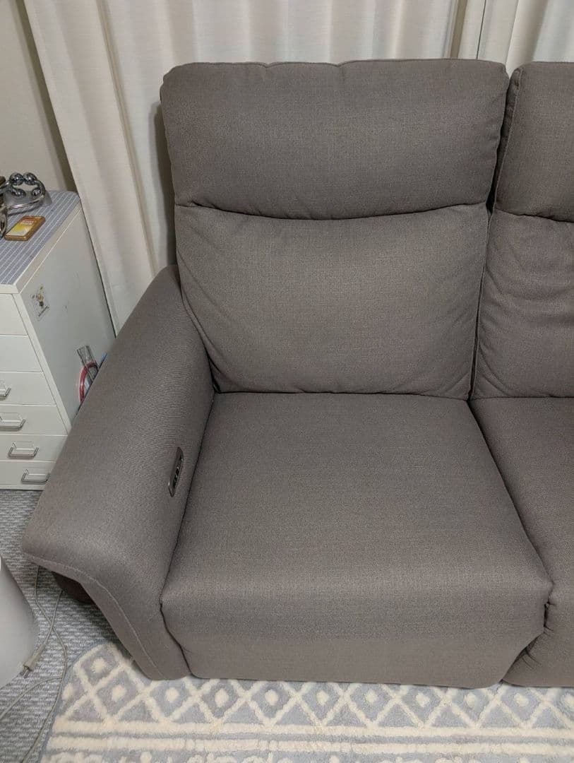 ヤマダオリジナル 電動リクライニングソファ　2人掛け ファブリックモカ色