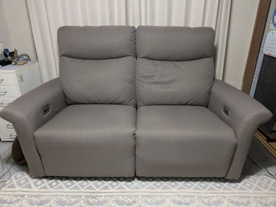ヤマダオリジナル 電動リクライニングソファ　2人掛け ファブリックモカ色