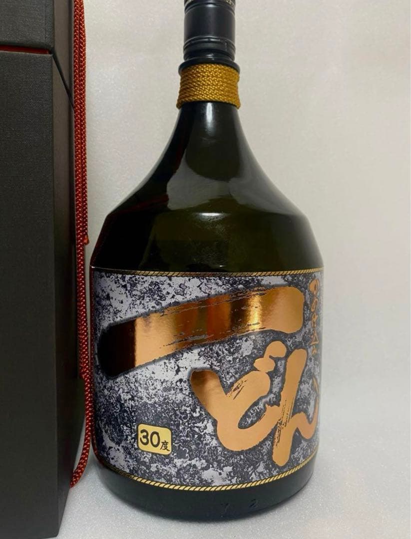 【希少品】一どん化粧箱付1800ml 金ラベル　　　　　村尾　森伊蔵　魔王