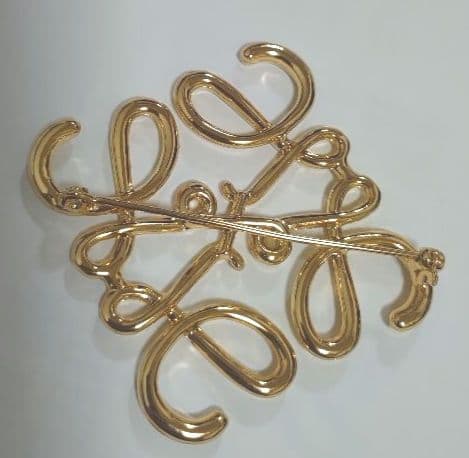 LOEWEブローチ