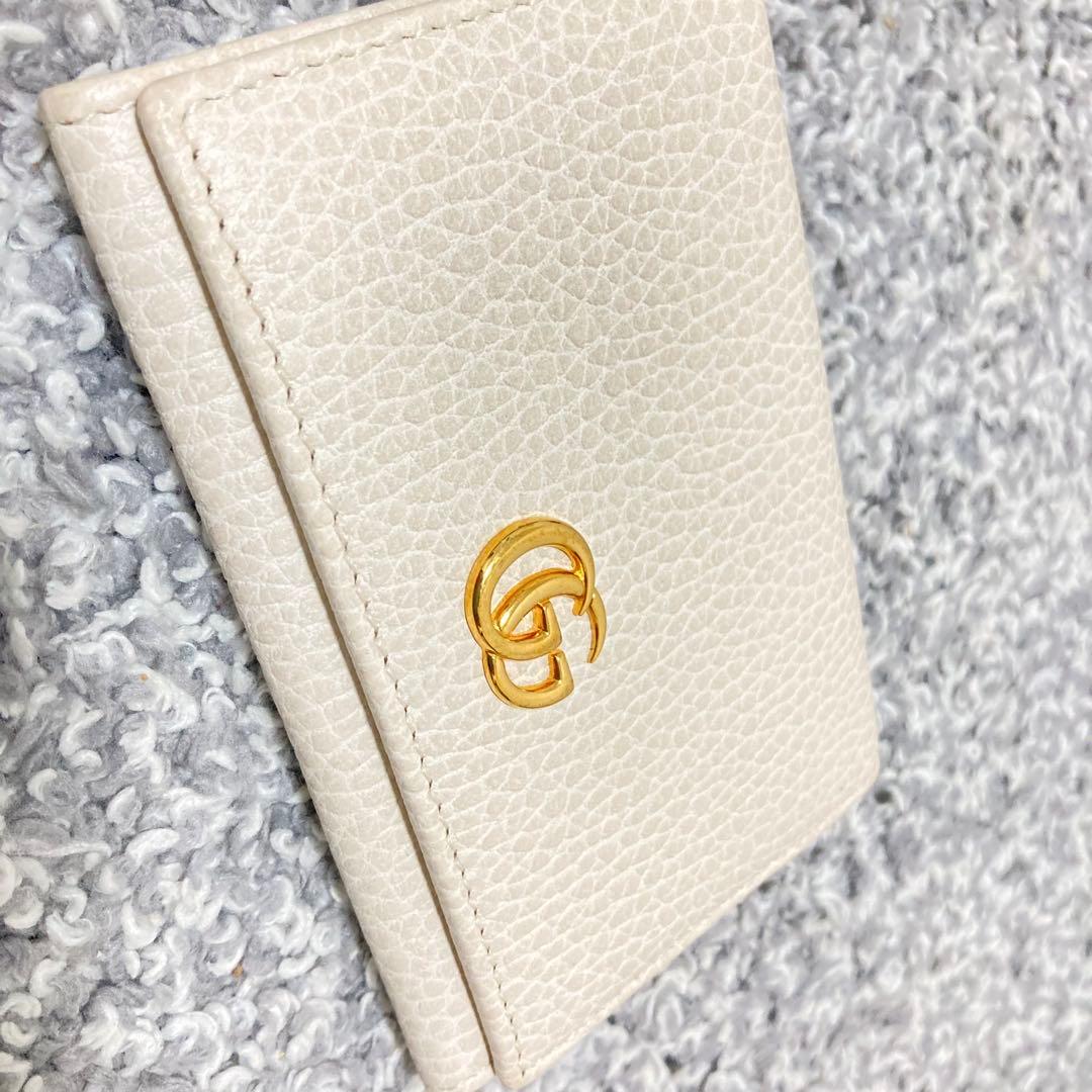 GC ロゴ ホワイトレザー 名刺入れ　箱付き GUCCI グッチ