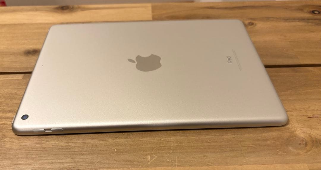 iPad 第6世代 Wi-fi版 32GB フィルム+ケース付き