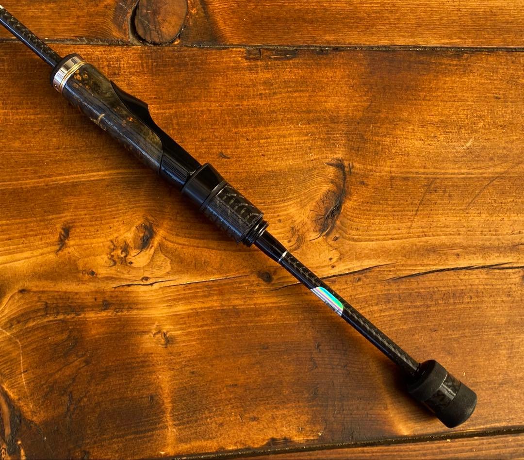 超軽量　カーボンロッド　スピニングロッド　S602L バスロッド　ウッドグリップ