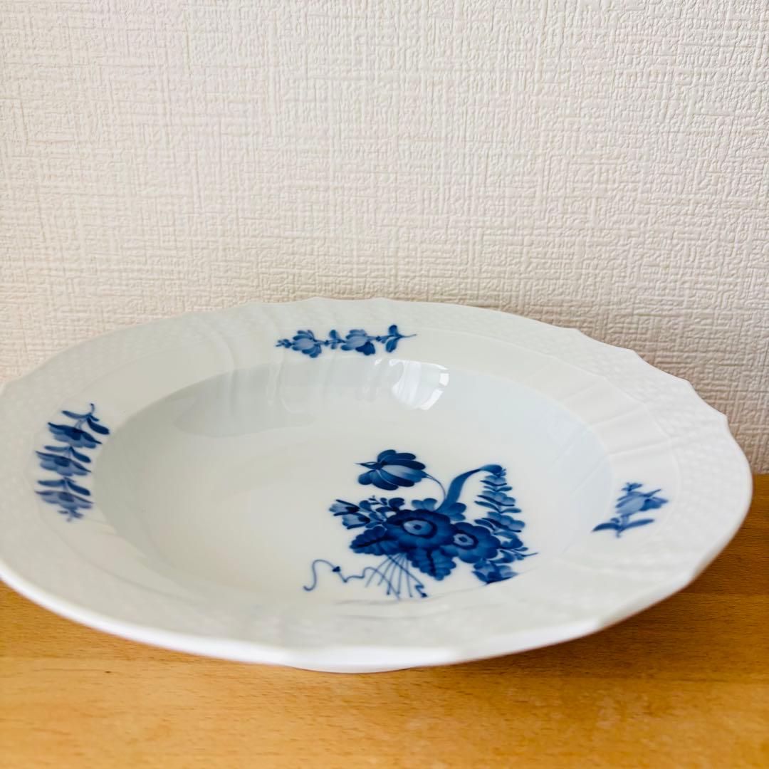 ⚫︎廃盤品　ロイヤルコペンハーゲン　ブルーフラワーカーブ　深皿　　　　　　　ラ上