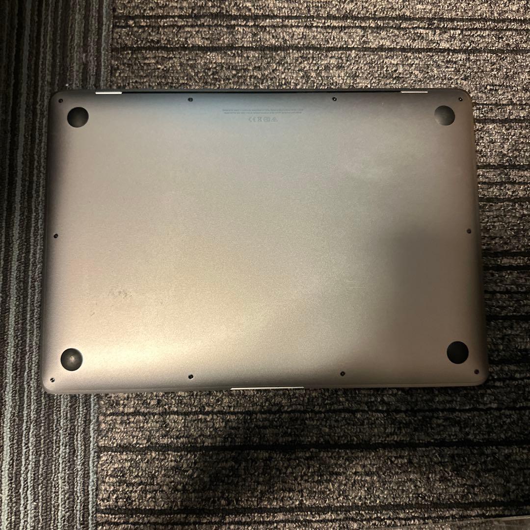 MacBook Air 13インチ A2179 i7 16GB 512GB 4