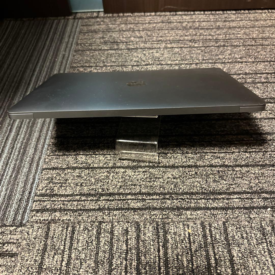 MacBook Air 13インチ A2179 i7 16GB 512GB 4