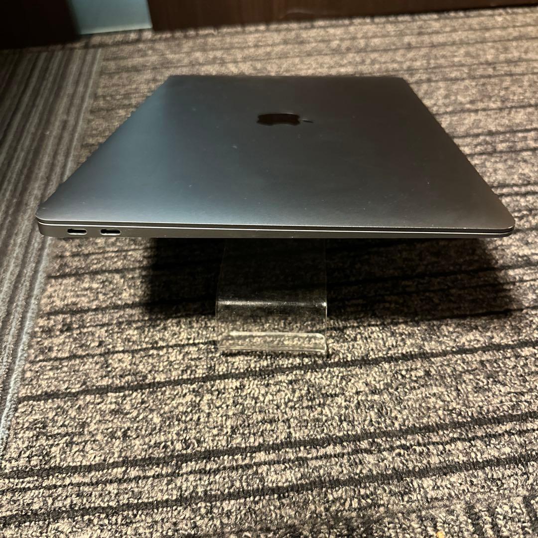 MacBook Air 13インチ A2179 i7 16GB 512GB 4