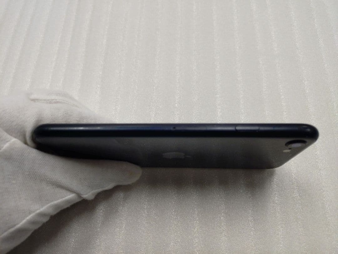 4-378 iPhoneSE　ブラック　本体　64GB SIMロックなし