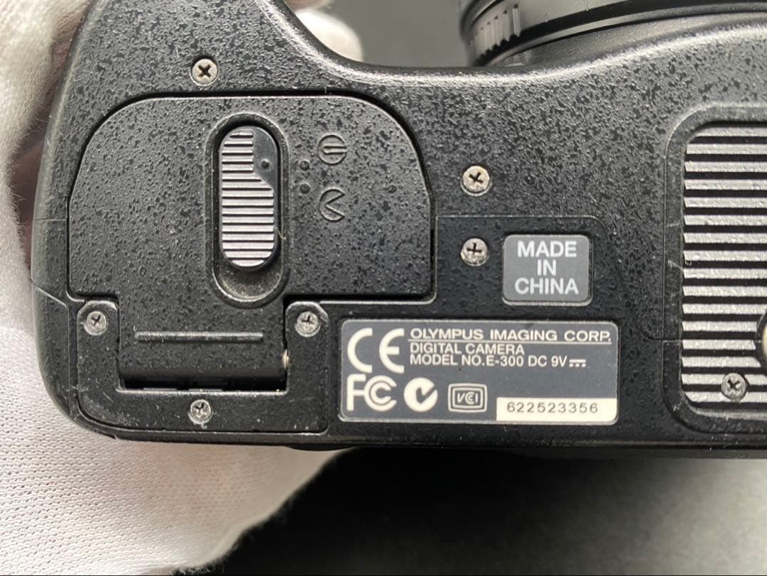 ★OLYMPUS 一眼レフカメラ E-300