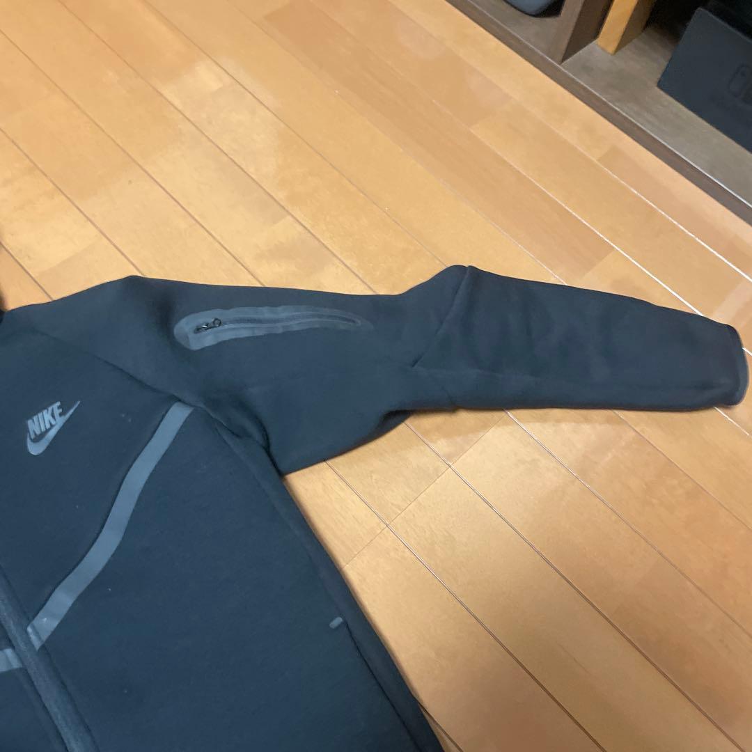 NIKE テックフリースS