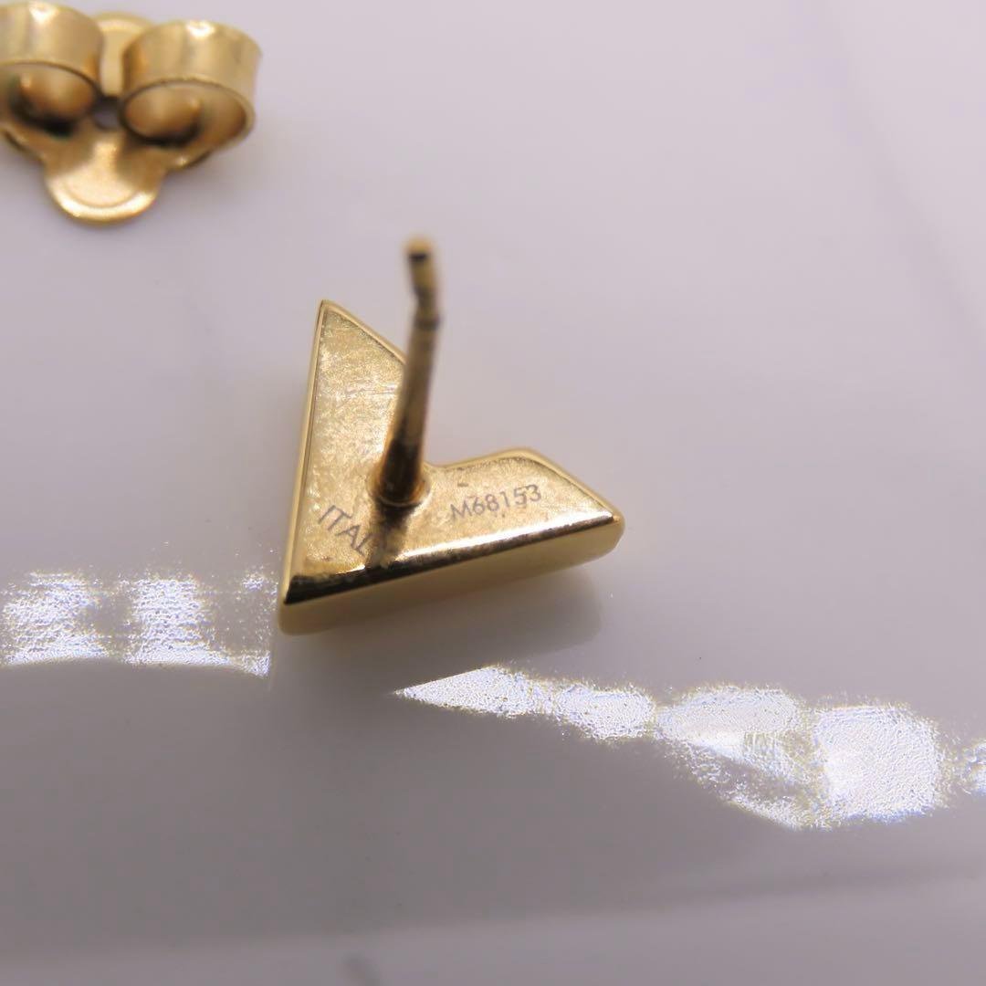 Louis Vuitton ゴールド V字型 ピアス(片耳）　エッセンシャル　V