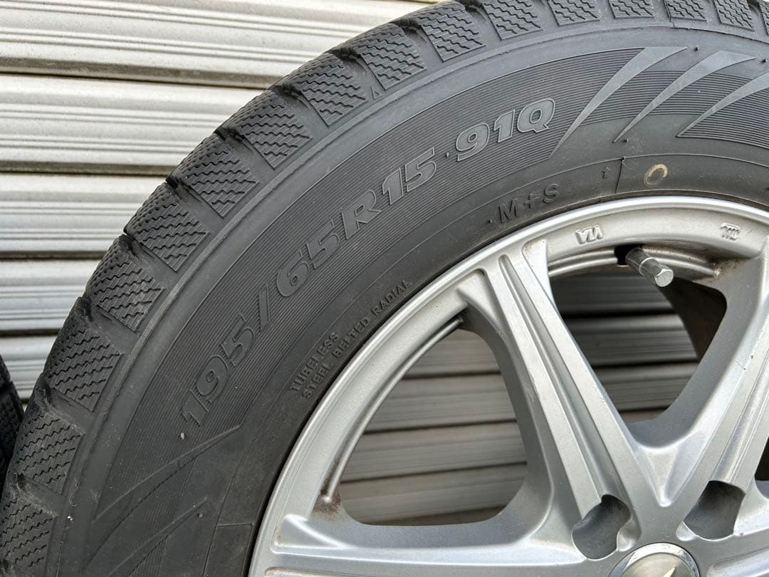 【格安！】引取り限定195/65R15スタッドレスタイヤ　ノア　ヴォクシー　4本