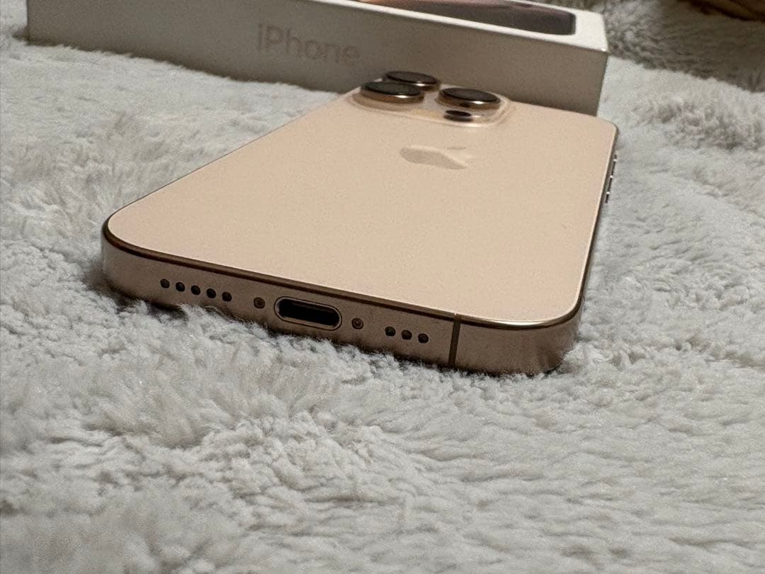 iPhone 16 Pro 128GBデザートチタニウム