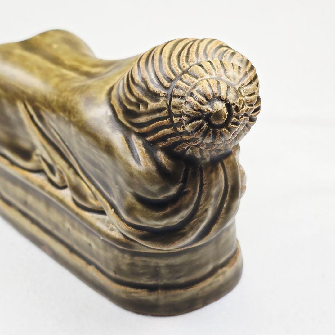 舶来品 中国古磁 越窯青磁 堆彫 唐代仕女紋 磁枕 脈枕 置物 美品