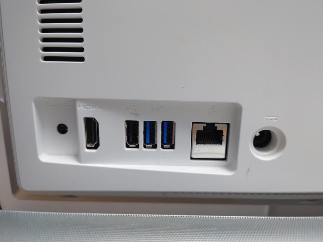 富士通デスクトップパソコン FMVF78LDW 初期化済み