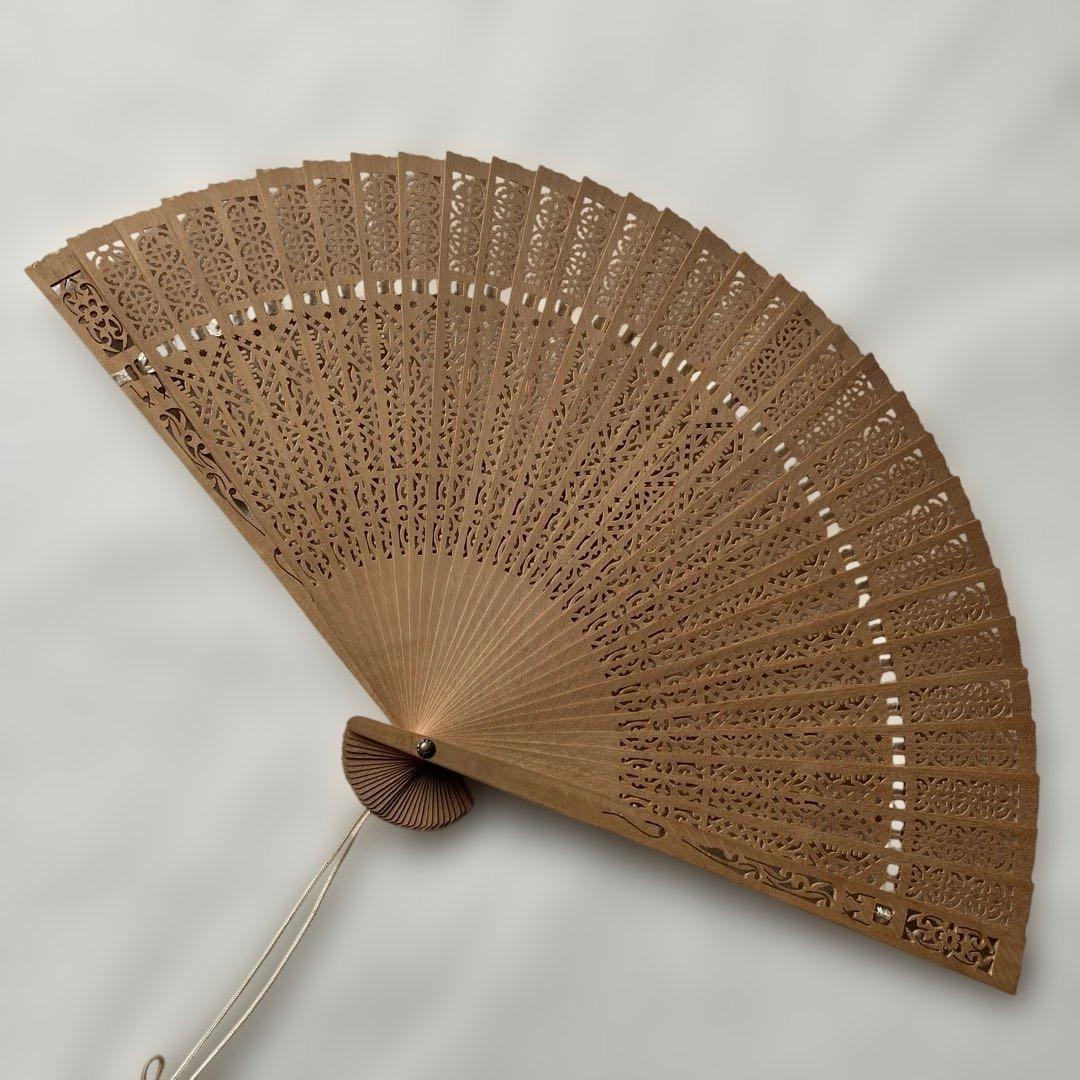 白檀扇　白檀扇子　透かし彫り　桐箱入り　ヴィンテージ　レア　昭和