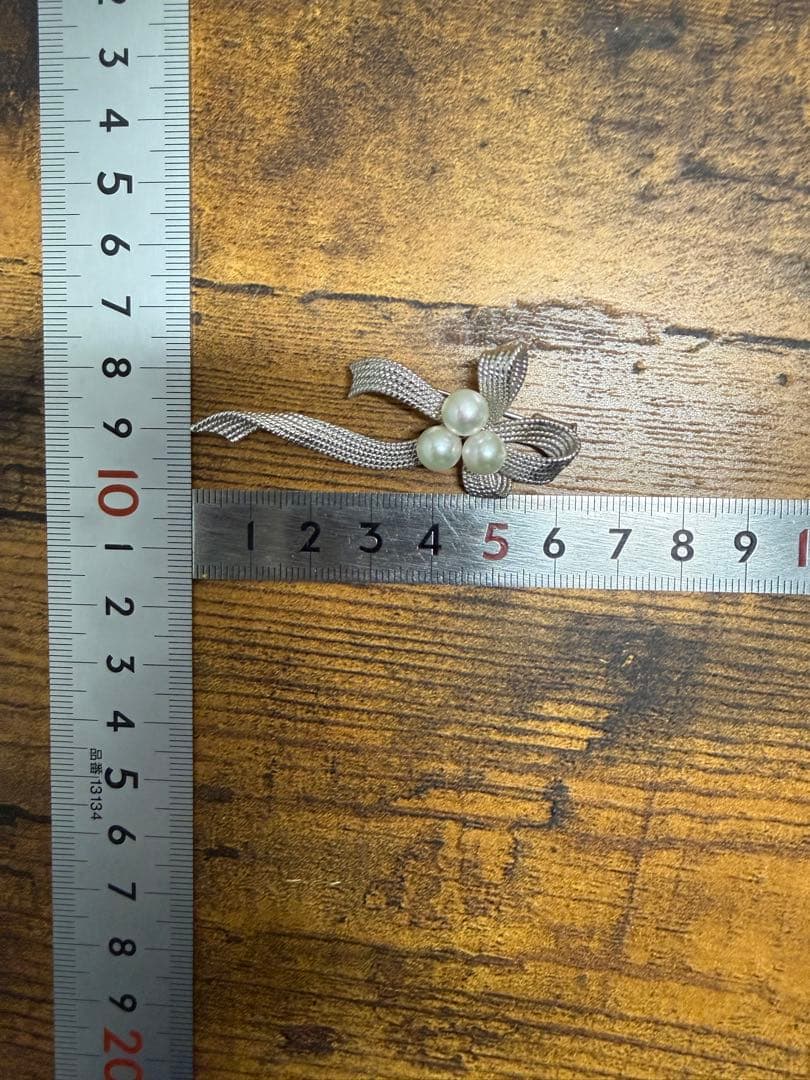 タサキ　TASAKI ブローチ　リボンモチーフ　シルバー　パール　真珠