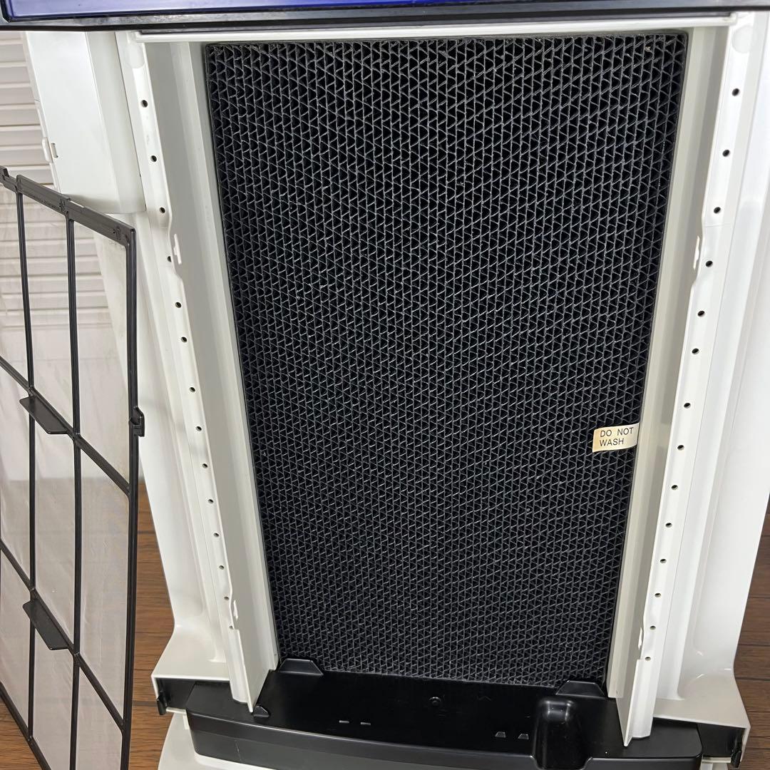【匿名発送】DAIKINホワイト 空気清浄機 デジタル表示