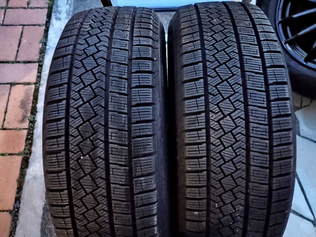 225/60R18 スタッドレスホイールセット　美品バリ山　ハリアーＲＡＶ4に！