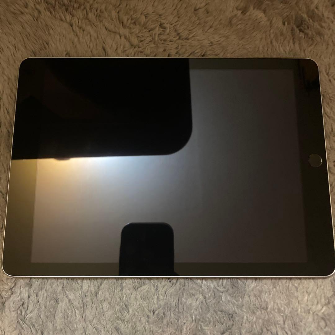 Apple iPad 第6世代 シルバー