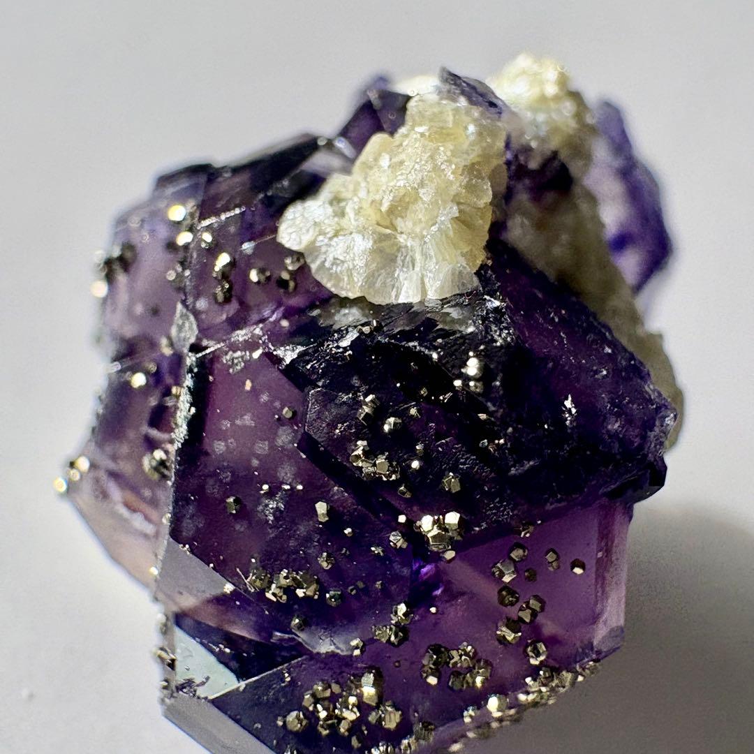 561 中国 内モンゴル産 フローライト&パイライト