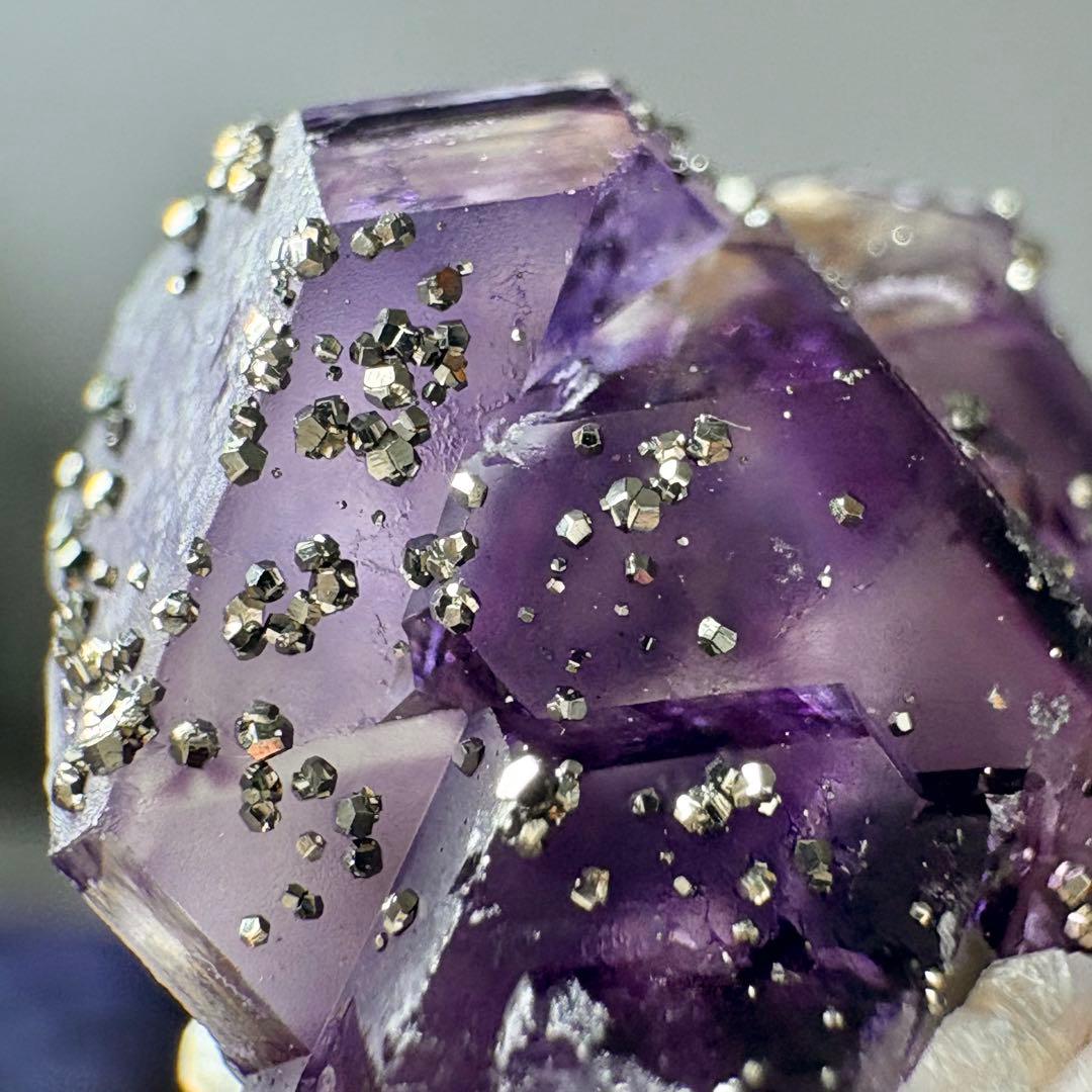 561 中国 内モンゴル産 フローライト&パイライト