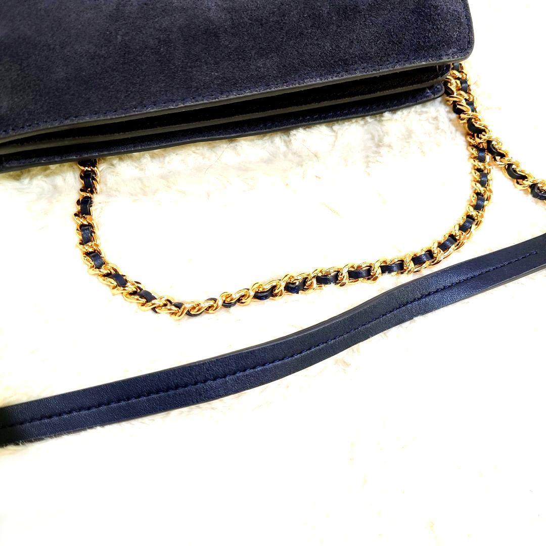 に*む様 トリーバーチ チェーンショルダーバッグ パーカー 刺繍 花柄 ネイビー