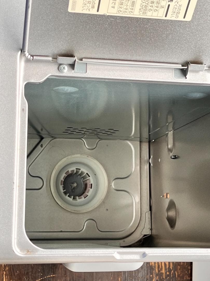 未使用品　現品限り　ブルーヒーター　９ℓ　日本製　プラチナシルバー