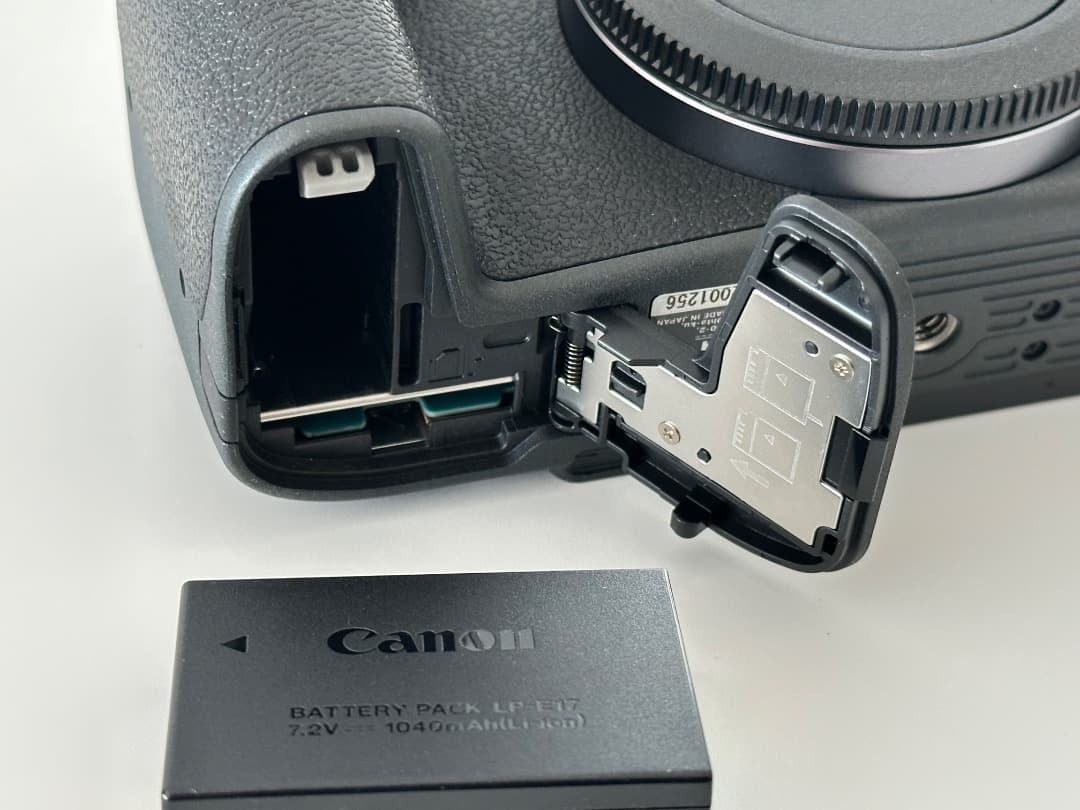 【美品】Canon EOS R8 ボディ / ショット数279枚