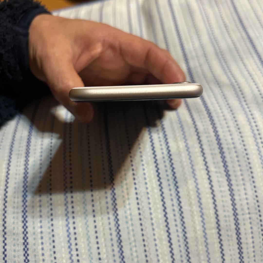 iPhone SE (第3世代) 64GB ホワイト SIMフリー　本体