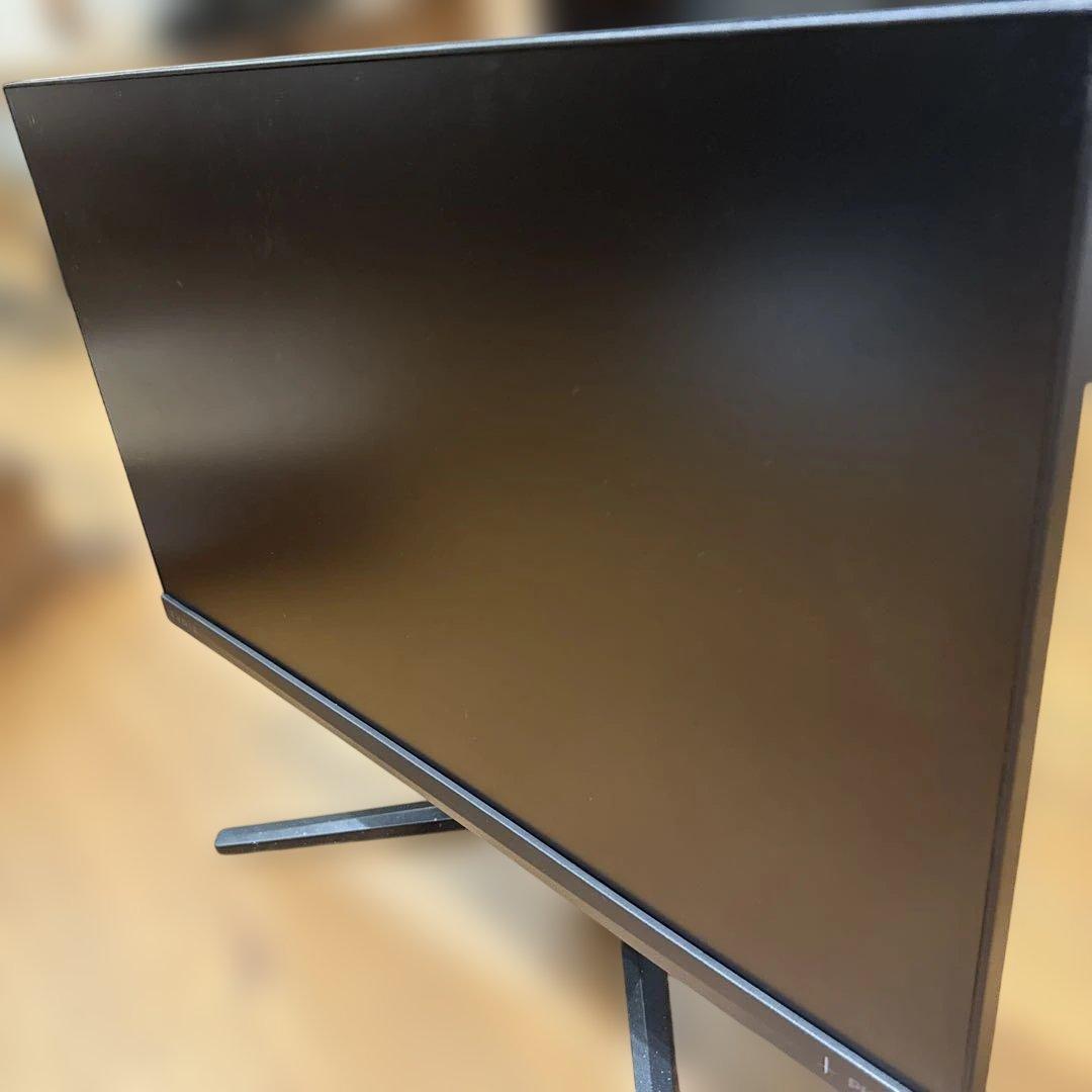 PHILIPS ゲーミングモニター 24M2N32 モニターアームも付けれます。