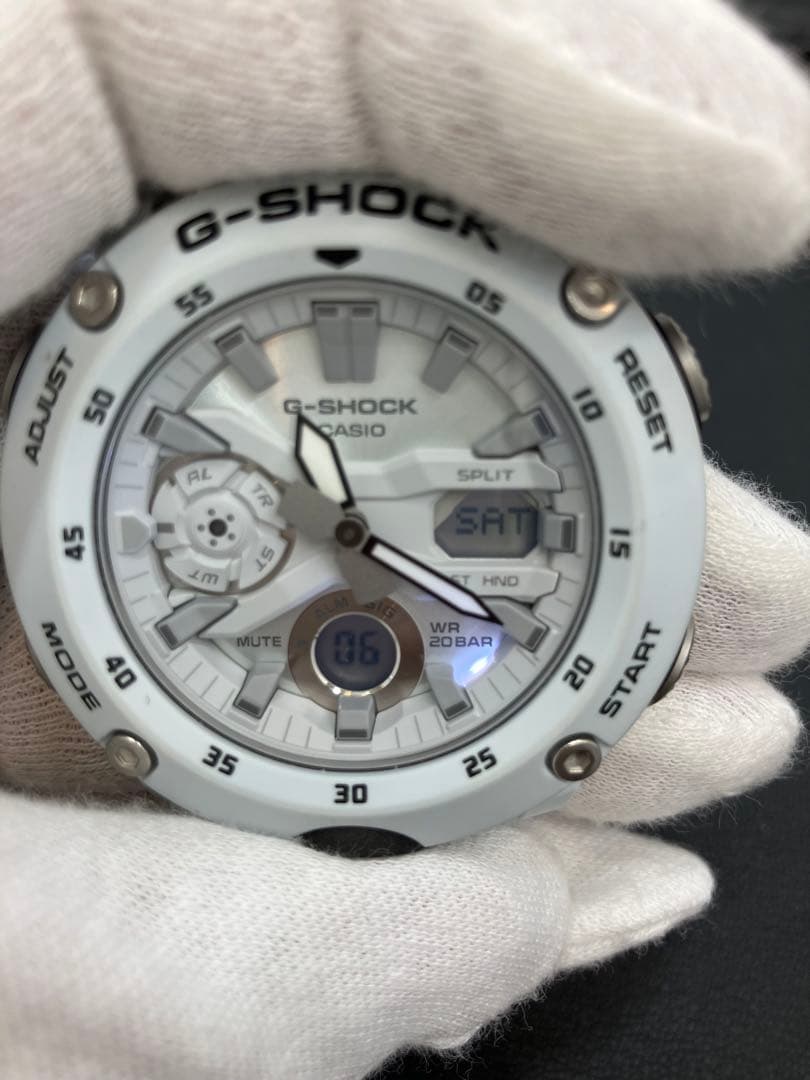 CASIO G-SHOCK GA-2000 カーボンコアガード ホワイト