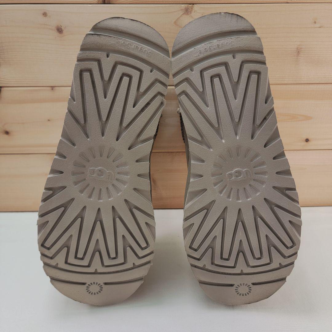 アグ クラシック ウルトラ ミニ プラットフォーム ベージュ 23cm