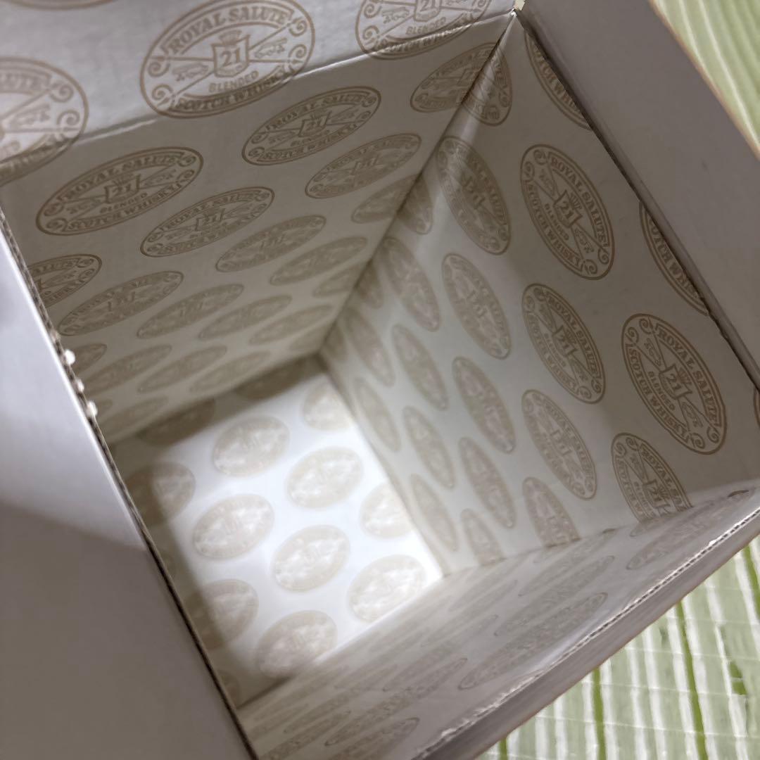 シーバス　ロイヤルサルート21年　陶器ボトル　700ml