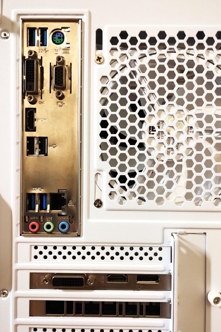 ゲーミングPC/Ryzen7 3700X/GTX1660Ti/メモリ16GB