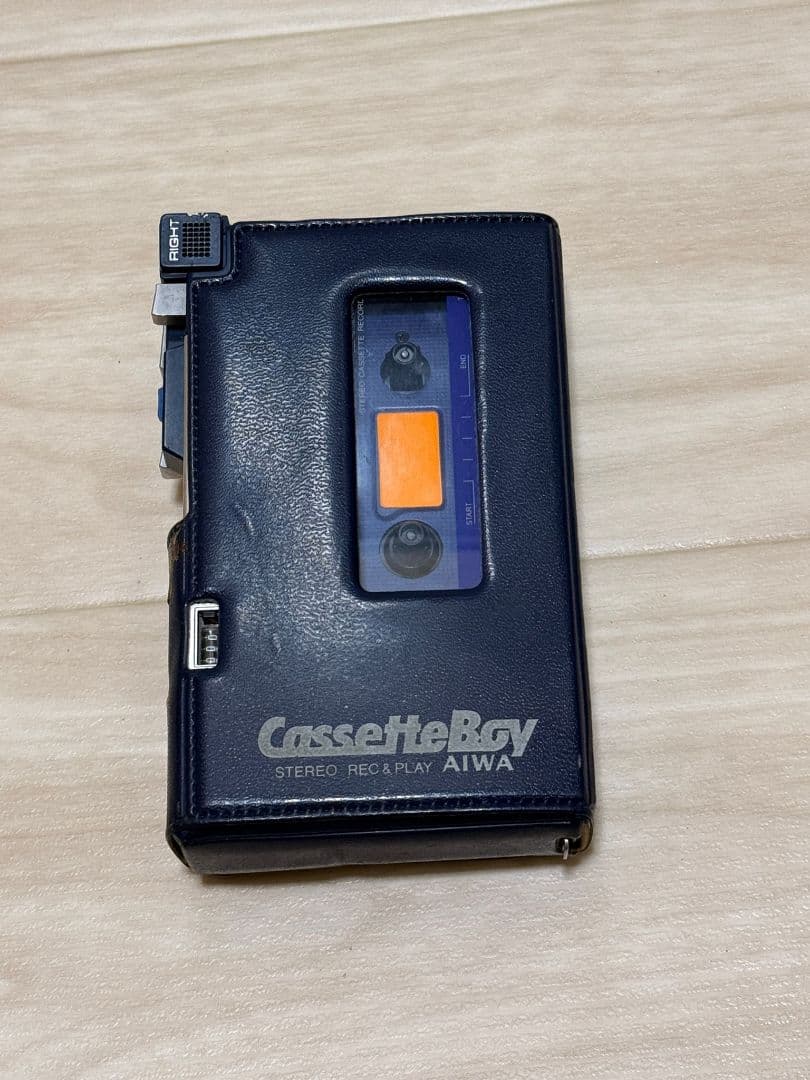 AIWA カセットプレーヤー ステレオ再生CASSETTE BOY HS-F1