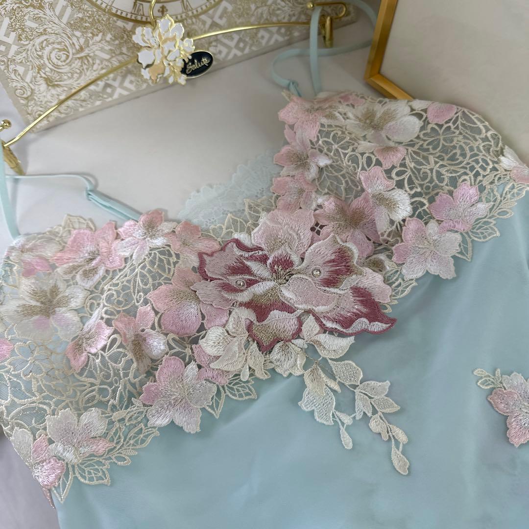 ワコールサルート89グループ　キャミソールMサイズ　新品未使用タグ付　希少