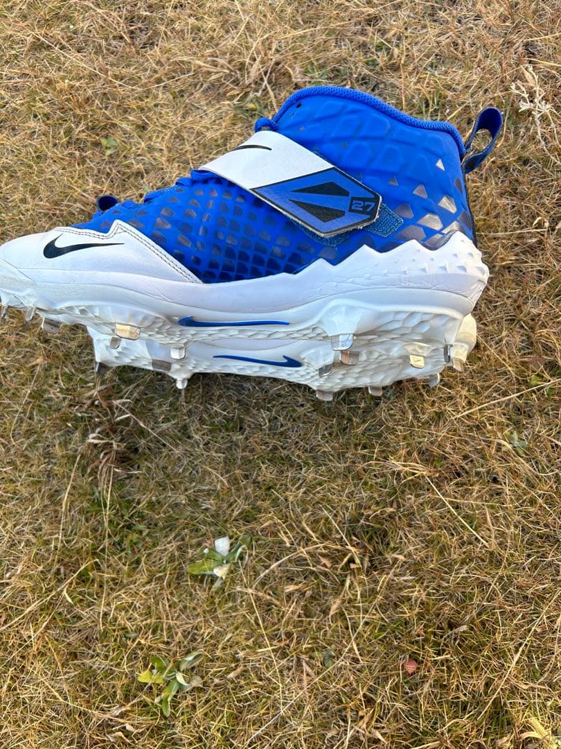 nike 野球　スパイク　トラウトモデル