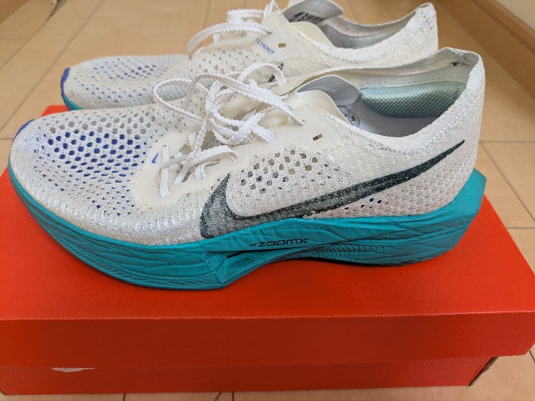 NIKE　ウィメンズ　ヴェイパーフライネクスト％3　25cm