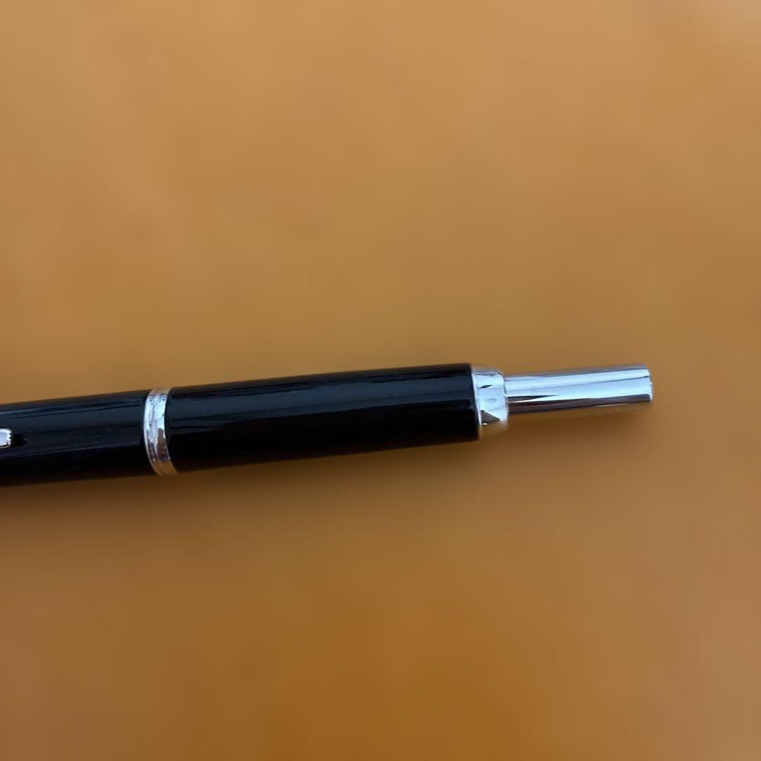 PILOT キャップレス　ボールペン黒いエレガントなボールペン本体