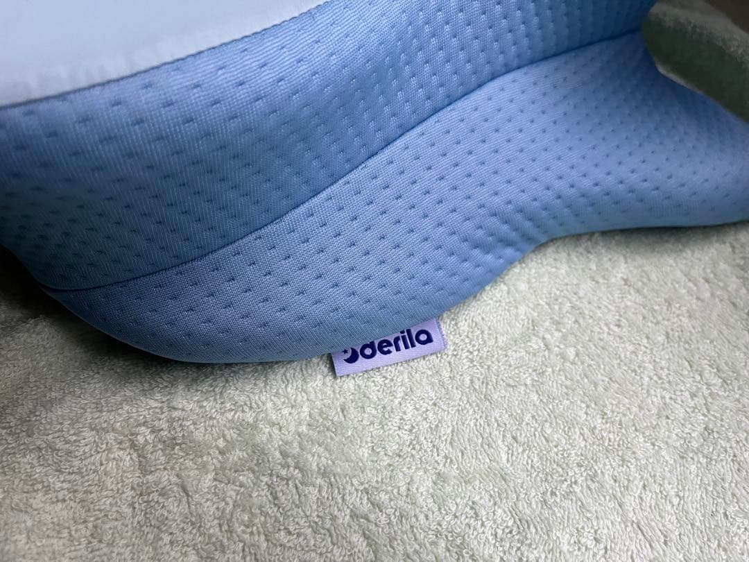 Facebookで見つけた枕　Derila 枕　アンナ Derila Ergo