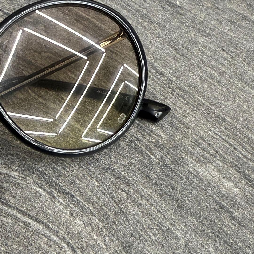 Dior オーバル型ユニセックスサングラス ブラック