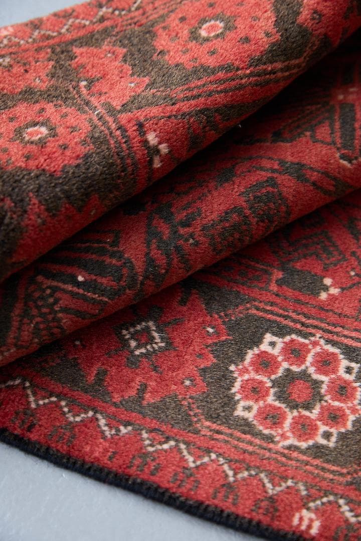 ヴィンテージ絨毯　トライバルラグ　トルクメン族　ウール（193×99cm）赤・黒