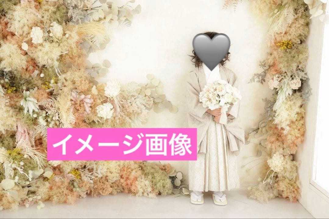 柔らかいベージュ&ホワイトのクラッチブーケ　アーティフィシャルフラワー