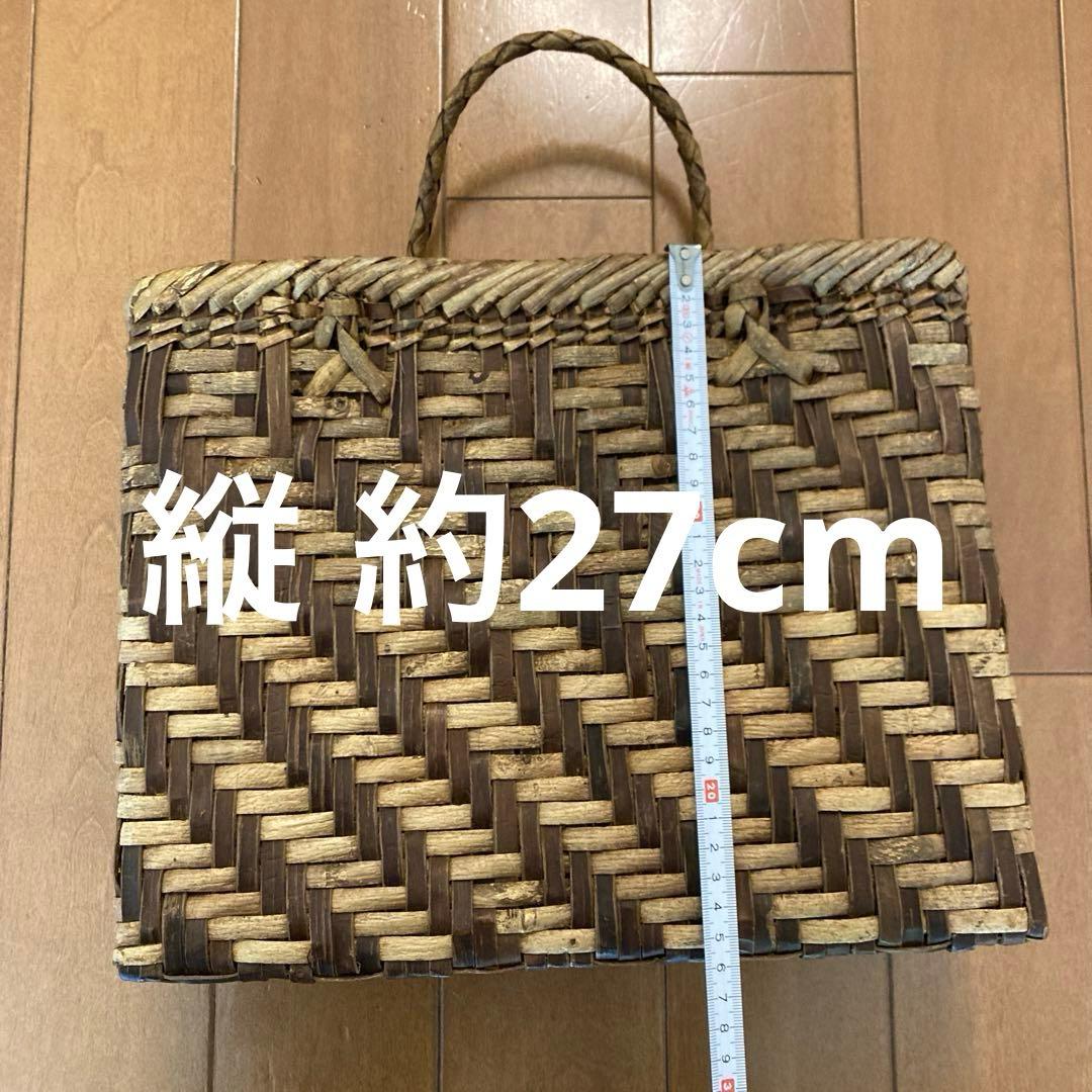 胡桃（くるみ）かご／弘前のみかみ工芸店で購入の中古品（難あり）