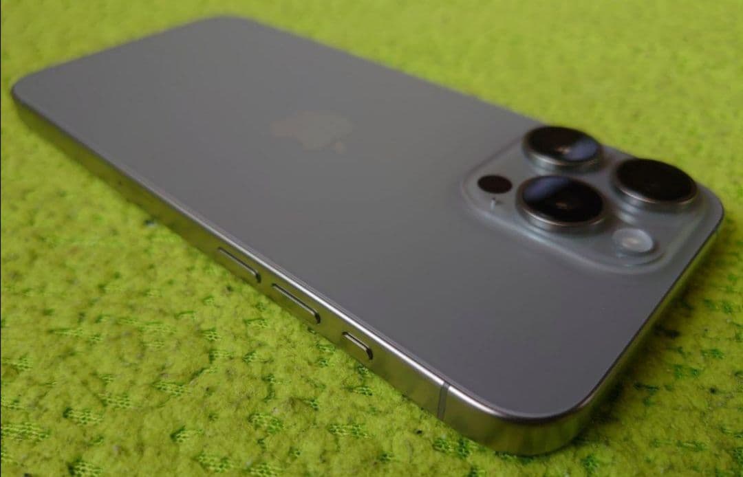 ★ストレージ１ＴＢ★２０２６年４月迄保証有★iPhone１５pro MAX★美品