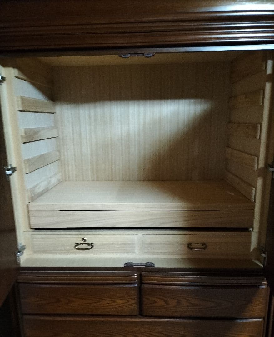 タンス大きめ引き取り限定